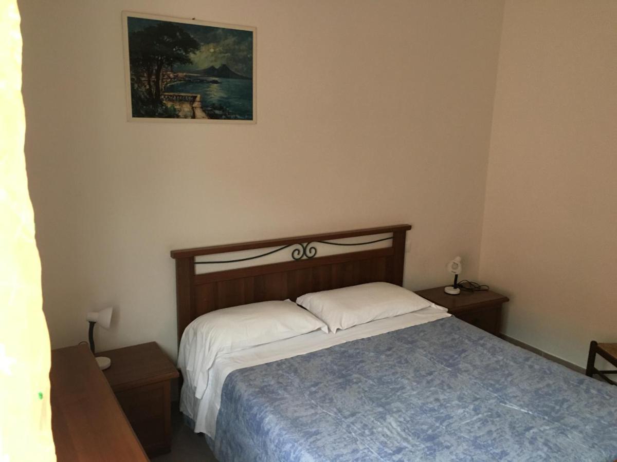 Appartamento Miramare, 2 Camere, Cucina, Bagno, 文蒂米利亚 外观 照片