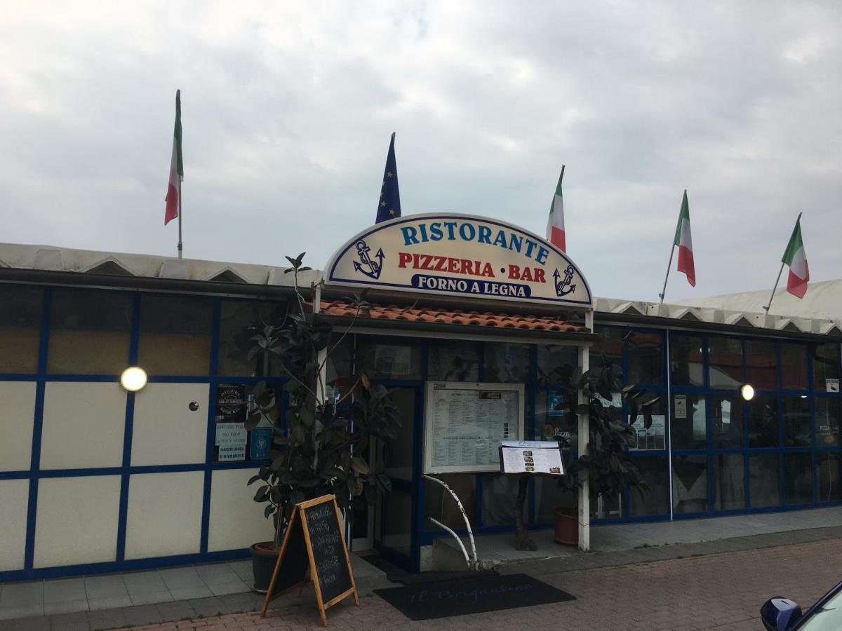 Appartamento Miramare, 2 Camere, Cucina, Bagno, 文蒂米利亚 外观 照片